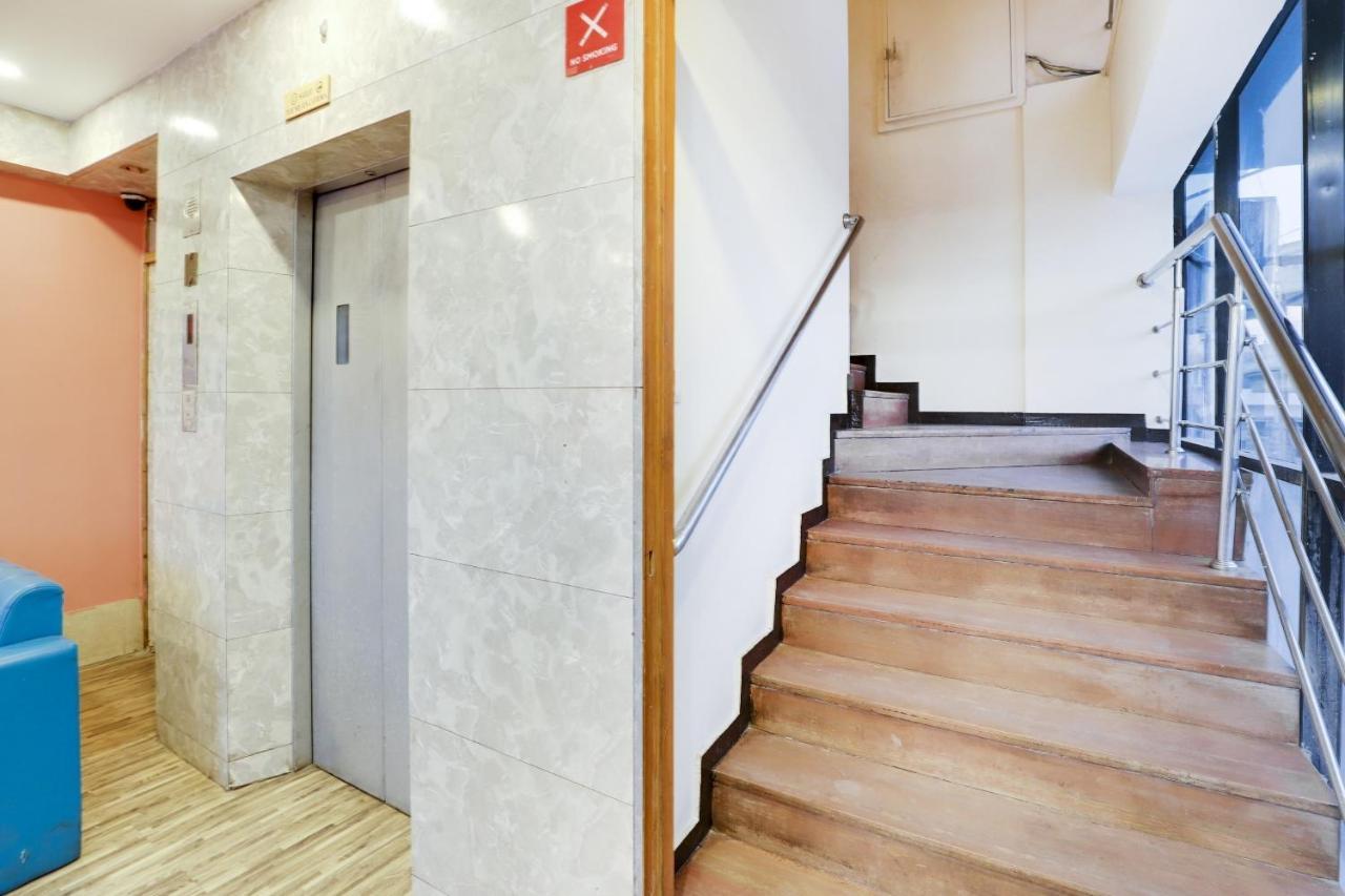 Oyo Hotel Dash Vadodara Exteriör bild