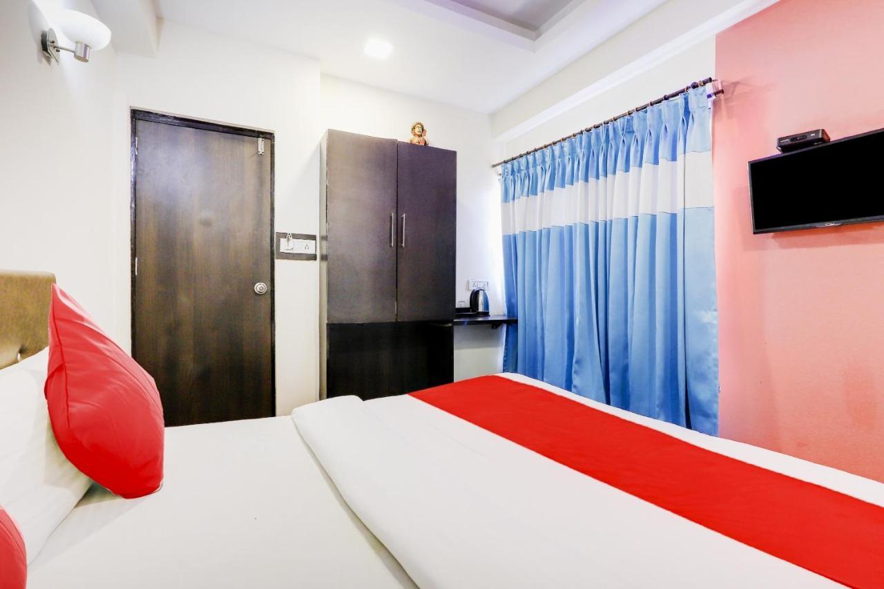 Oyo Hotel Dash Vadodara Exteriör bild
