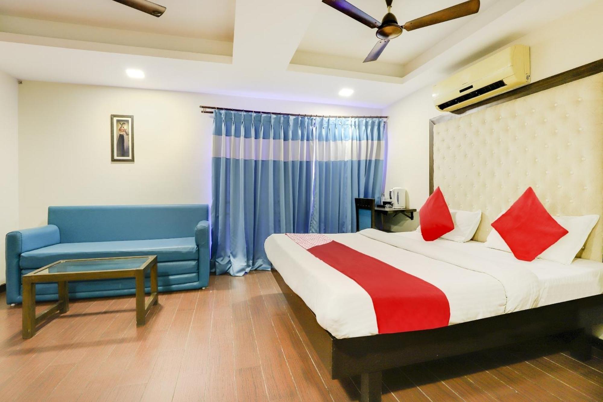 Oyo Hotel Dash Vadodara Exteriör bild