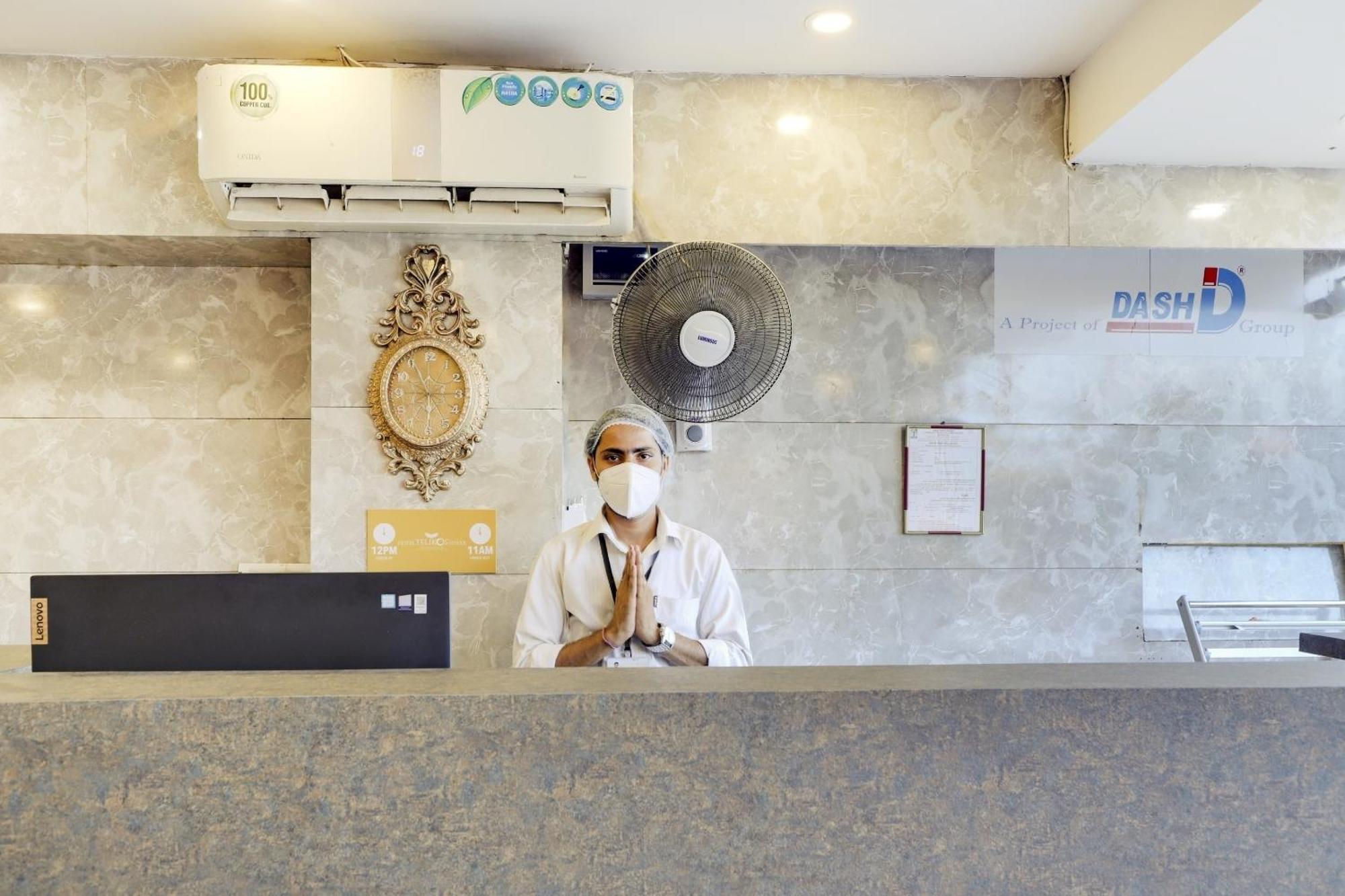 Oyo Hotel Dash Vadodara Exteriör bild