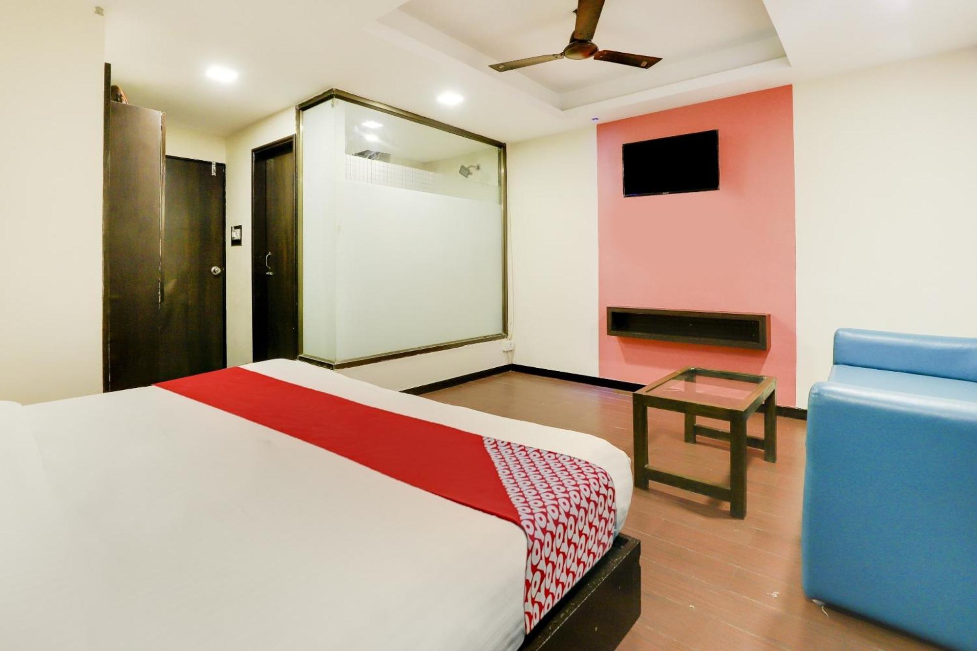 Oyo Hotel Dash Vadodara Exteriör bild